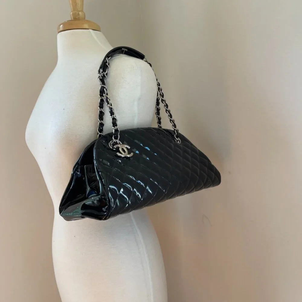 Chanel Black Vernis Matelasse - Black Patent Women's Shoulder Bag (108861)